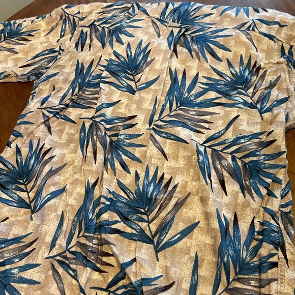 Imprints XL Hawaiian Shirt - Picture 3 of 3